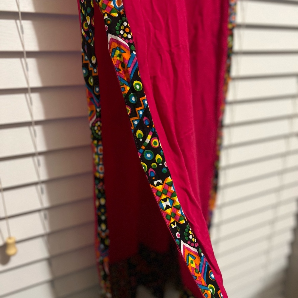Red Embroidered Long Top Boho Western Vibrant Southwestern Santa Fe Slit Sides - Picture 9 of 10